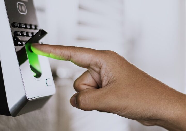 Scanning Finger with green light
